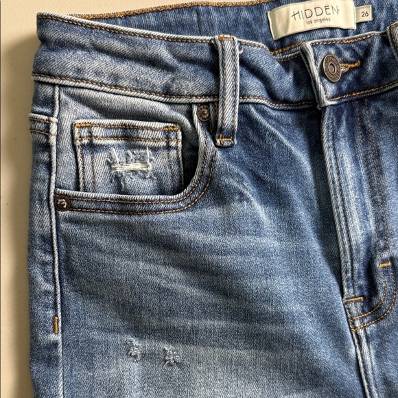 Hidden Light Wash Distressed Straight-Leg Jeans - Picture 16 of 16
